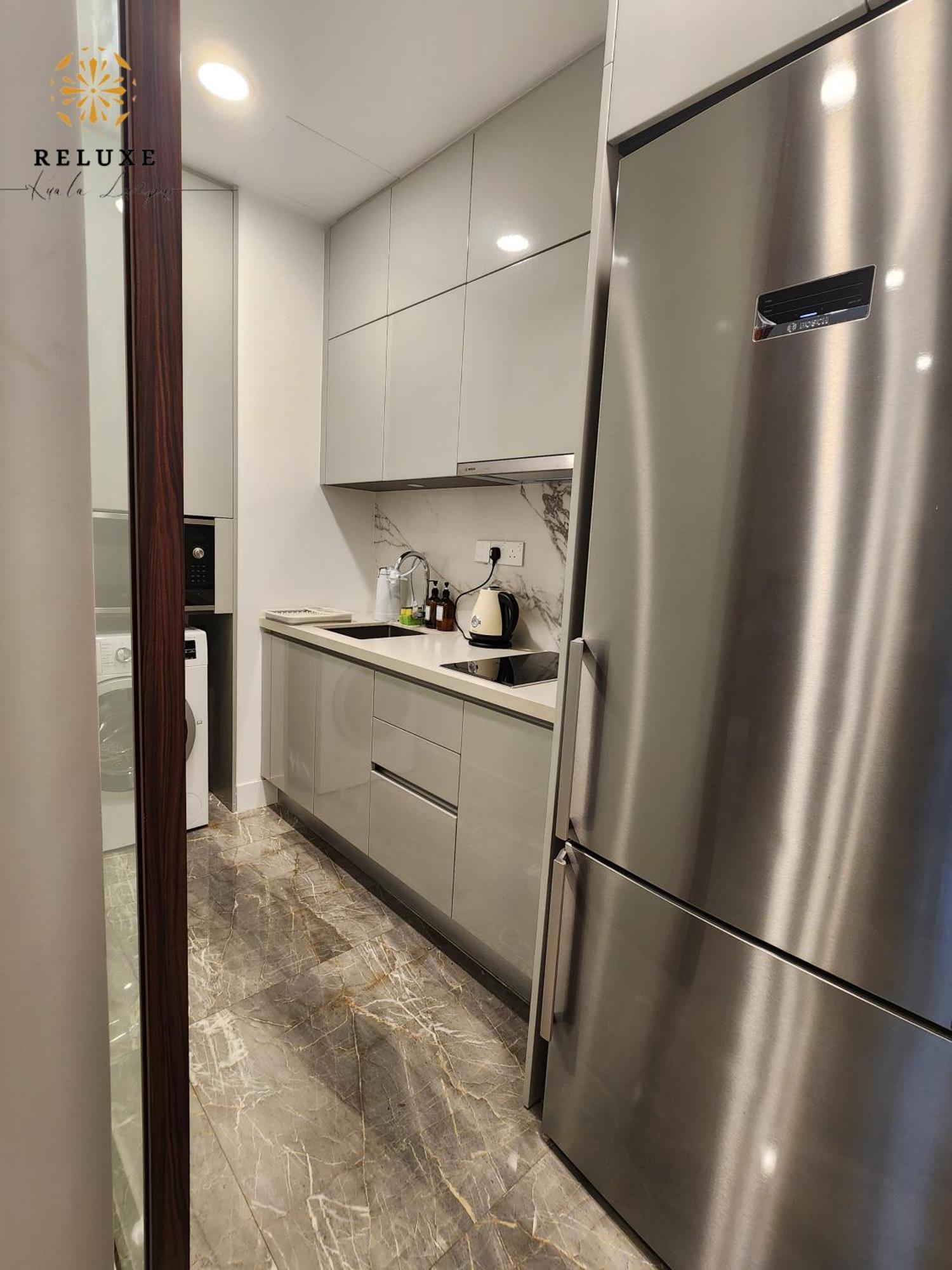 The Platinum 2 Klcc Premium By Reluxe